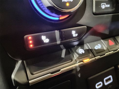 Used 2022 Chevrolet Silverado 1500 LT image 33