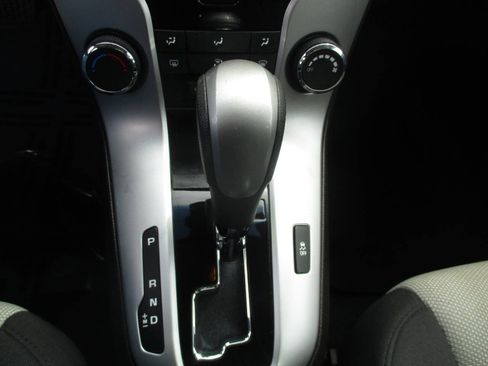 Used 2016 Chevrolet Cruze LS FWD image 22