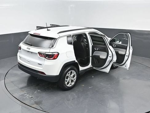 Used 2024 Jeep Compass Latitude AWD/4WD image 24