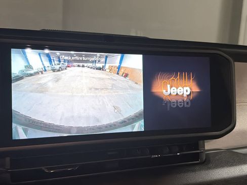 Used 2024 Jeep Wrangler Unlimited Sport AWD/4WD image 16