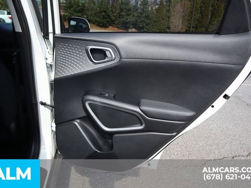 Used 2025 Kia Soul LX w/ LX Technology Package image 24