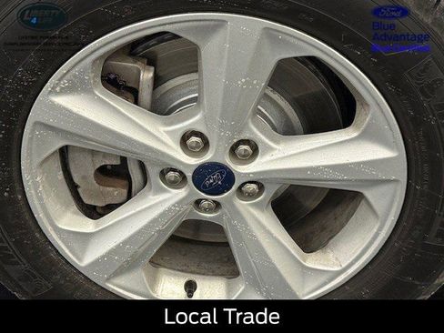 Used 2021 Ford Edge SE image 10