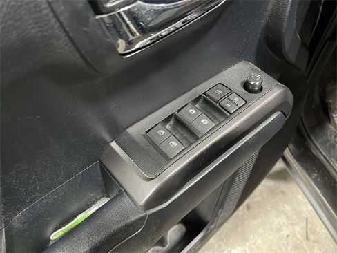 Used 2018 Toyota Tacoma SR5 image 19