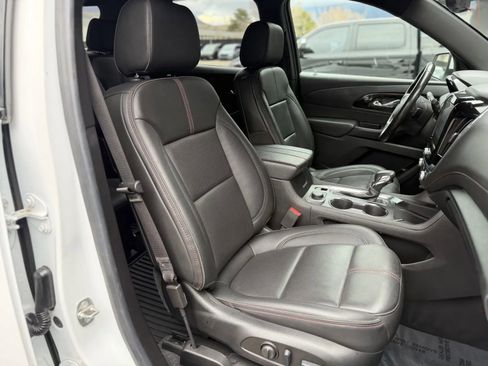 Used 2024 Chevrolet Traverse RS image 57