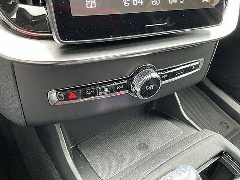 New 2026 Volvo XC90 B6 Plus w/ Protection Package AWD/4WD image 19