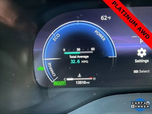 Used 2025 Toyota Sienna Platinum image 32