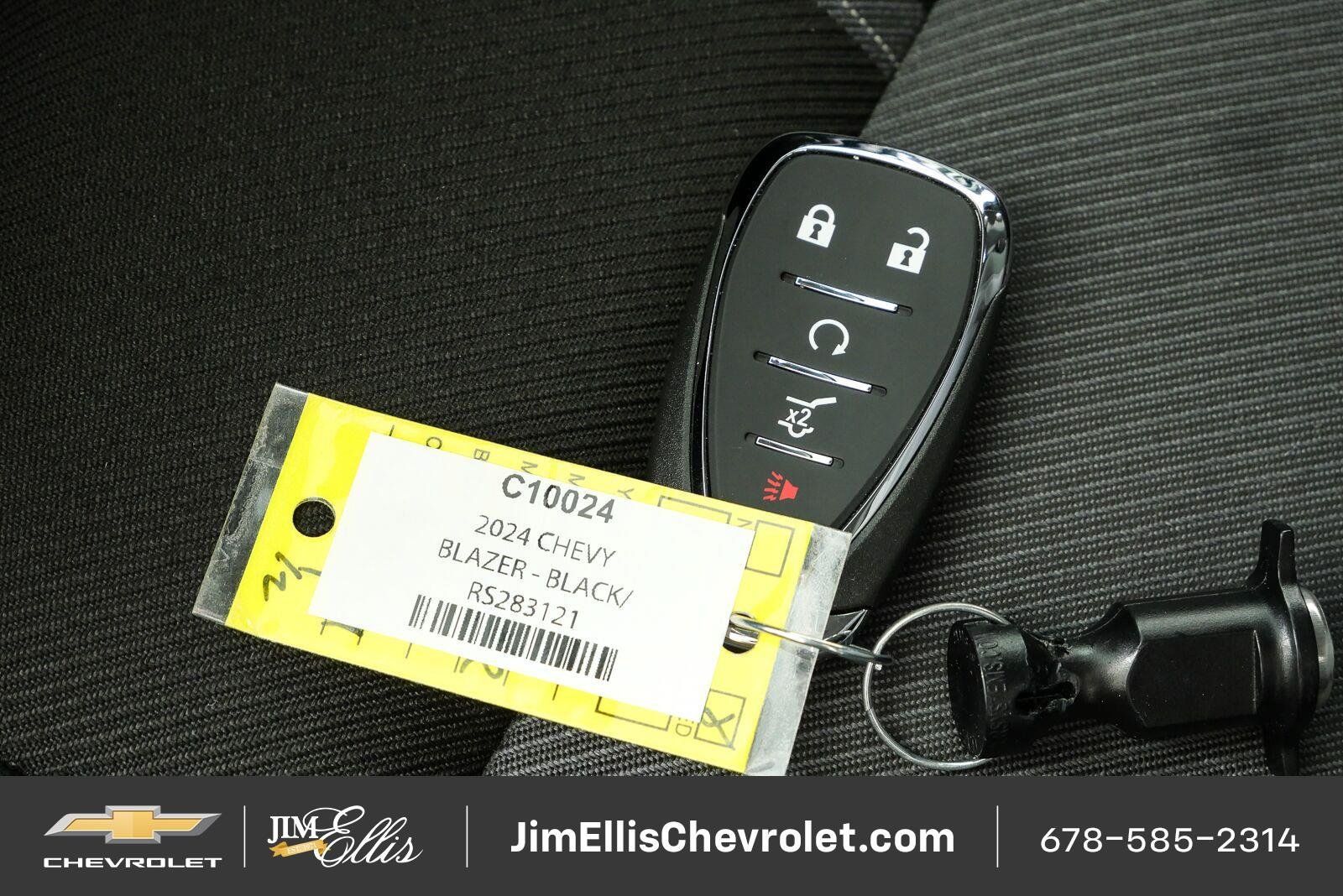 Certified 2024 Chevrolet Blazer LT w/ Convenience Package FWD image 37