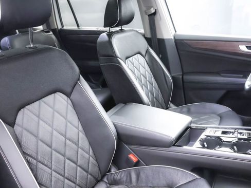 Used 2025 Volkswagen Atlas SEL Premium R-Line image 29