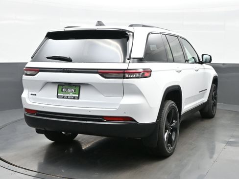 New 2025 Jeep Grand Cherokee Altitude AWD/4WD image 5