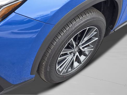 Certified 2025 Lexus NX 250 FWD image 8