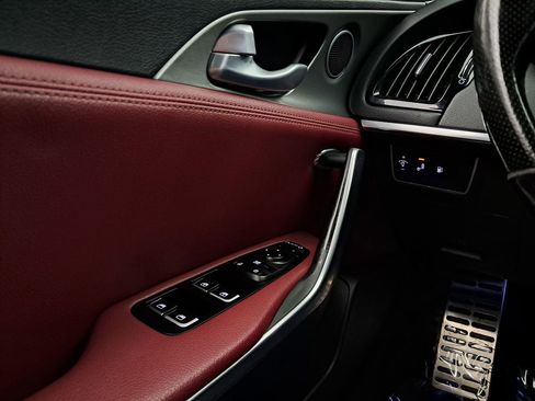 Used 2020 Kia Stinger GT image 12