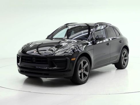Used 2026 Porsche Macan AWD/4WD image 1