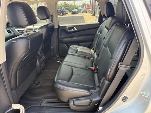 Used 2018 Nissan Pathfinder Platinum FWD image 10
