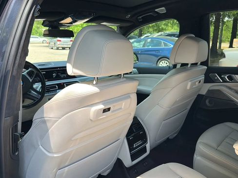 Used 2021 BMW X7 M50i AWD/4WD image 18