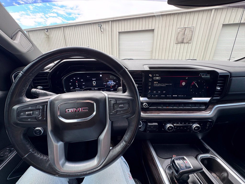 Used 2022 GMC Sierra 1500 Elevation w/ LPO, Elevation Black Package AWD/4WD image 9