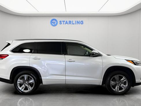 Used 2019 Toyota Highlander Limited FWD image 12