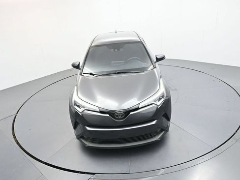 Used 2018 Toyota C-HR XLE FWD image 18