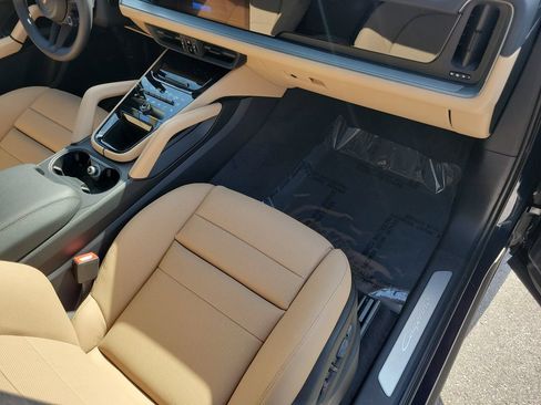 New 2026 Porsche Cayenne AWD/4WD image 19