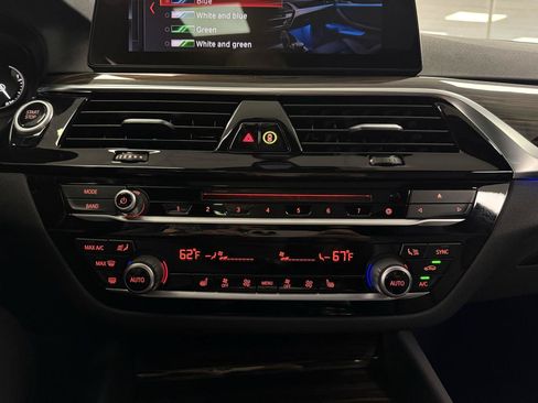 Used 2019 BMW 530e RWD image 19
