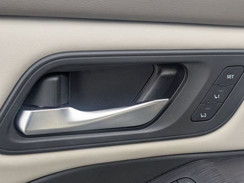 Used 2023 Nissan Rogue SL w/ SL Premium Package image 13