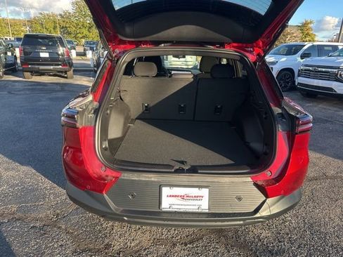 New 2026 Chevrolet Equinox EV LT image 29