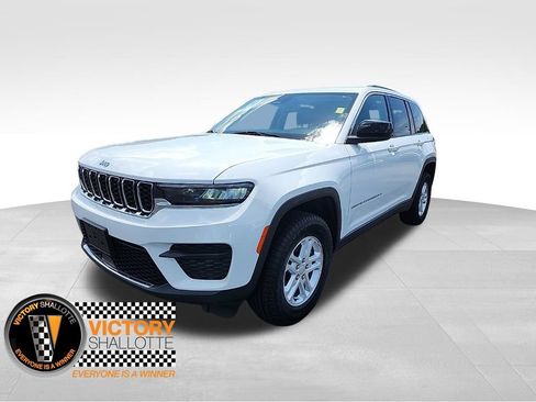 Certified 2023 Jeep Grand Cherokee Laredo image 7