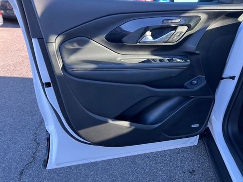 Used 2024 GMC Terrain AT4 w/ Infotainment Package II image 11