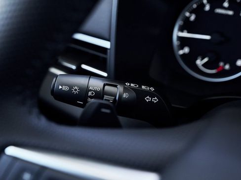 Used 2025 Mitsubishi Outlander SE image 35