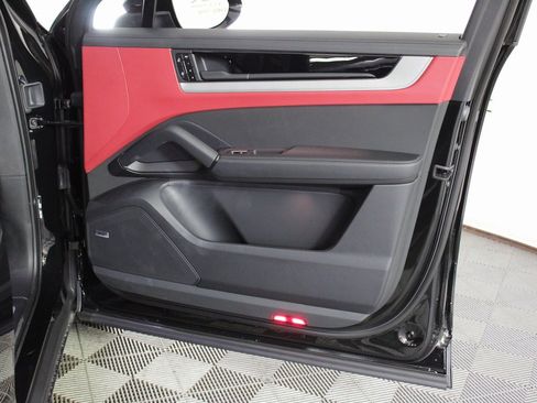 New 2026 Porsche Cayenne E-Hybrid Coupe image 38