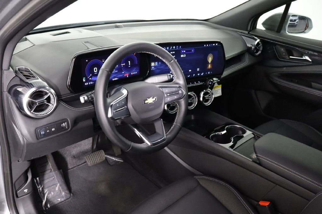 Used 2024 Chevrolet Blazer EV LT AWD/4WD image 27