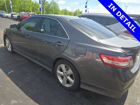 Used 2011 Toyota Camry SE w/ SE Extra-Value Pkg #1 FWD image 9