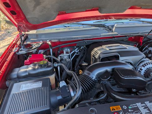 Used 2013 Chevrolet Tahoe LT w/ Texas Edition image 28