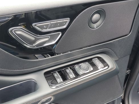 New 2026 Lincoln Aviator AWD image 9