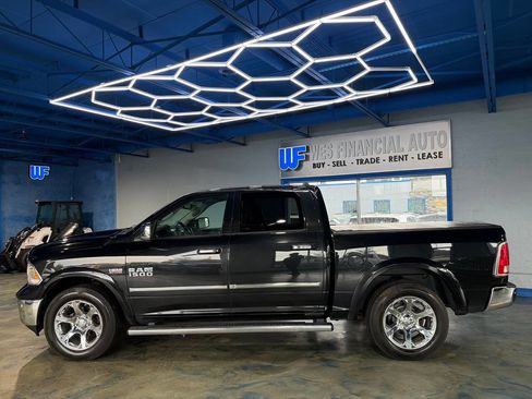 Used 2016 RAM 1500 Laramie w/ Convenience Group AWD/4WD image 4