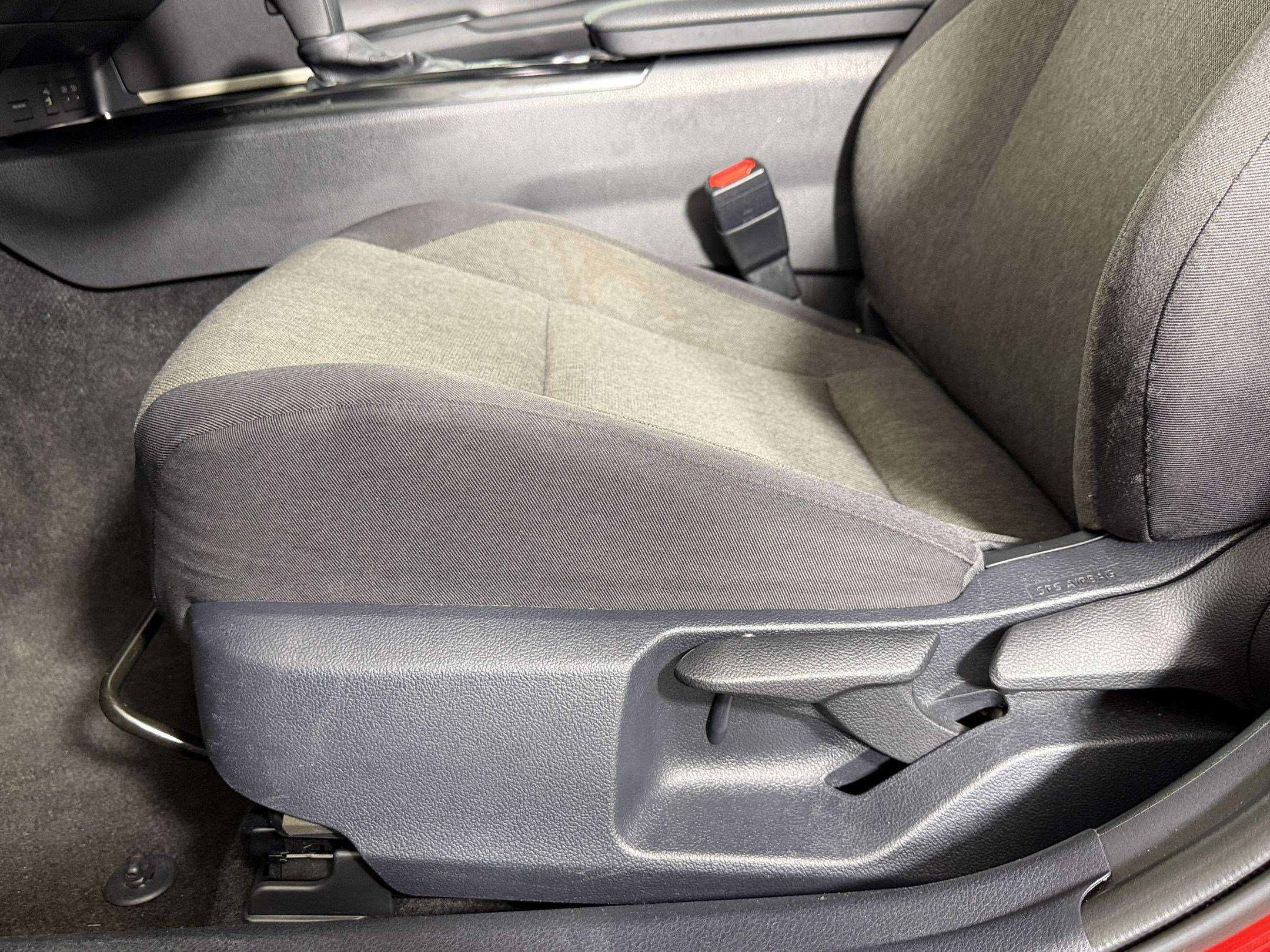 Used 2025 Toyota Camry LE FWD image 13