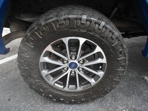 Used 2019 Ford F150 Lariat w/ Equipment Group 502A Luxury AWD/4WD image 34