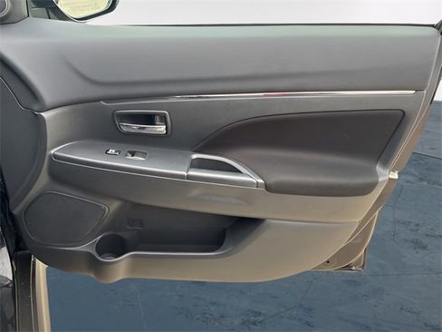 Used 2025 Mitsubishi Outlander Sport ES image 13