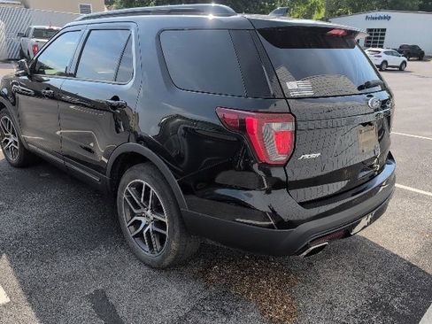 Used 2017 Ford Explorer Sport w/ Equipment Group 401A AWD/4WD image 7