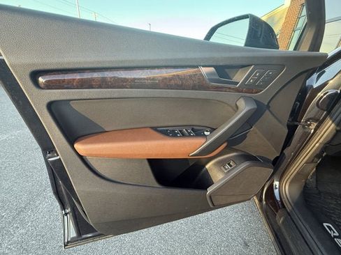 Used 2019 Audi Q5 2.0T Premium w/ Convenience Package image 17