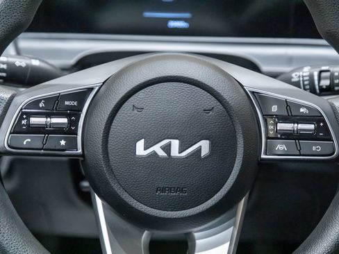 Used 2025 Kia Seltos LX AWD/4WD image 15