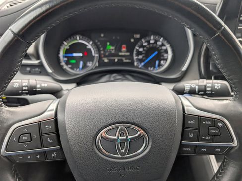 Used 2021 Toyota Highlander XLE image 14
