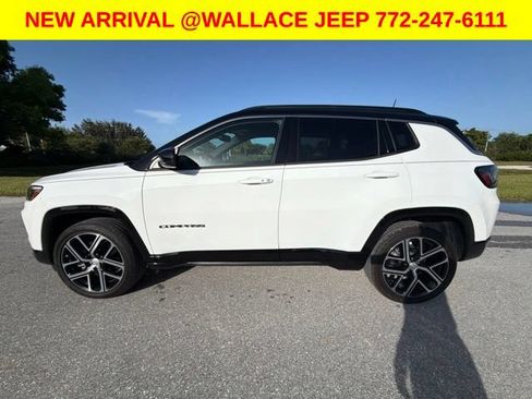 Certified 2024 Jeep Compass Limited w/ Elite Group AWD/4WD image 8