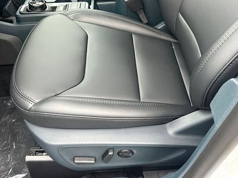 New 2025 Ford Maverick Lariat w/ Black Appearance Package image 10