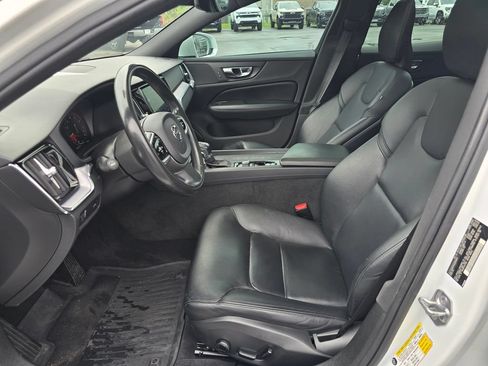 Used 2020 Volvo S60 T5 Momentum w/ Protection Package FWD image 4