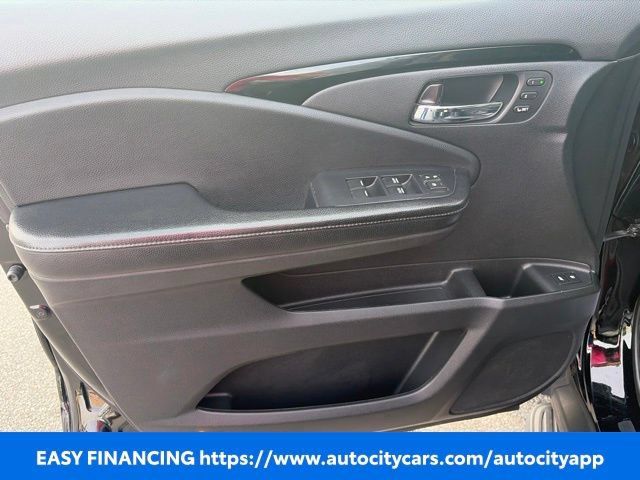 Used 2019 Honda Pilot Touring image 5