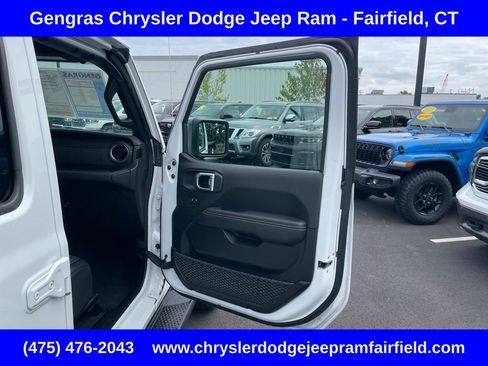 Used 2023 Jeep Wrangler Unlimited Sahara w/ Cold Weather Group AWD/4WD image 20