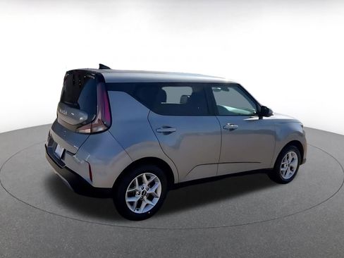 Used 2025 Kia Soul LX w/ LX Technology Package image 14
