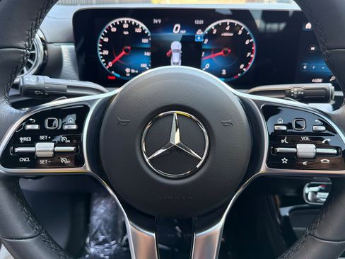 Used 2023 Mercedes-Benz CLA 250 image 21