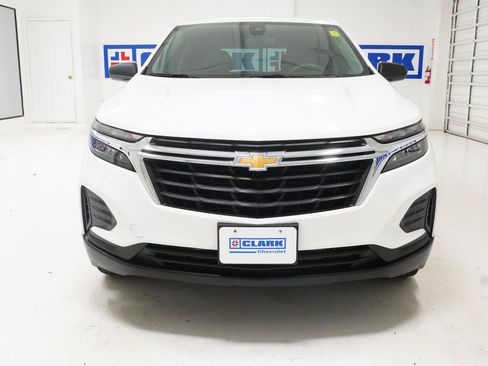 Used 2023 Chevrolet Equinox LS w/ Driver Confidence II Package FWD image 2