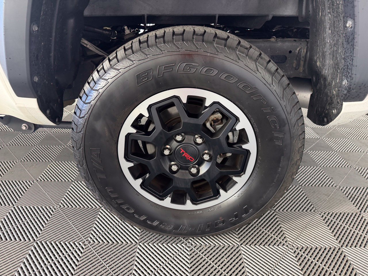 Used 2025 Toyota Tacoma TRD Off-Road AWD/4WD image 13